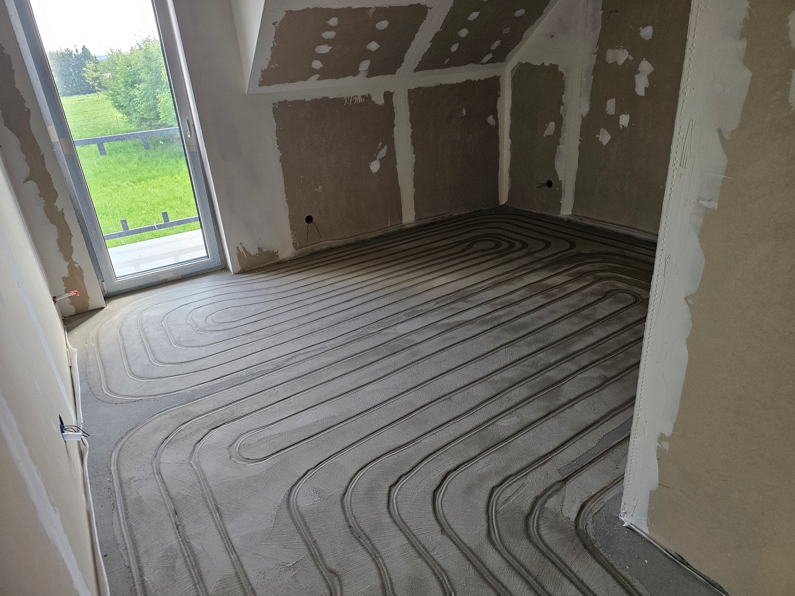 Attic under renovation, Lublin: photo 1 of 3